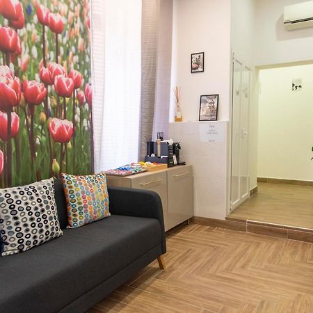 Susy'S Guest House - Room Spagna โรม ภายนอก รูปภาพ