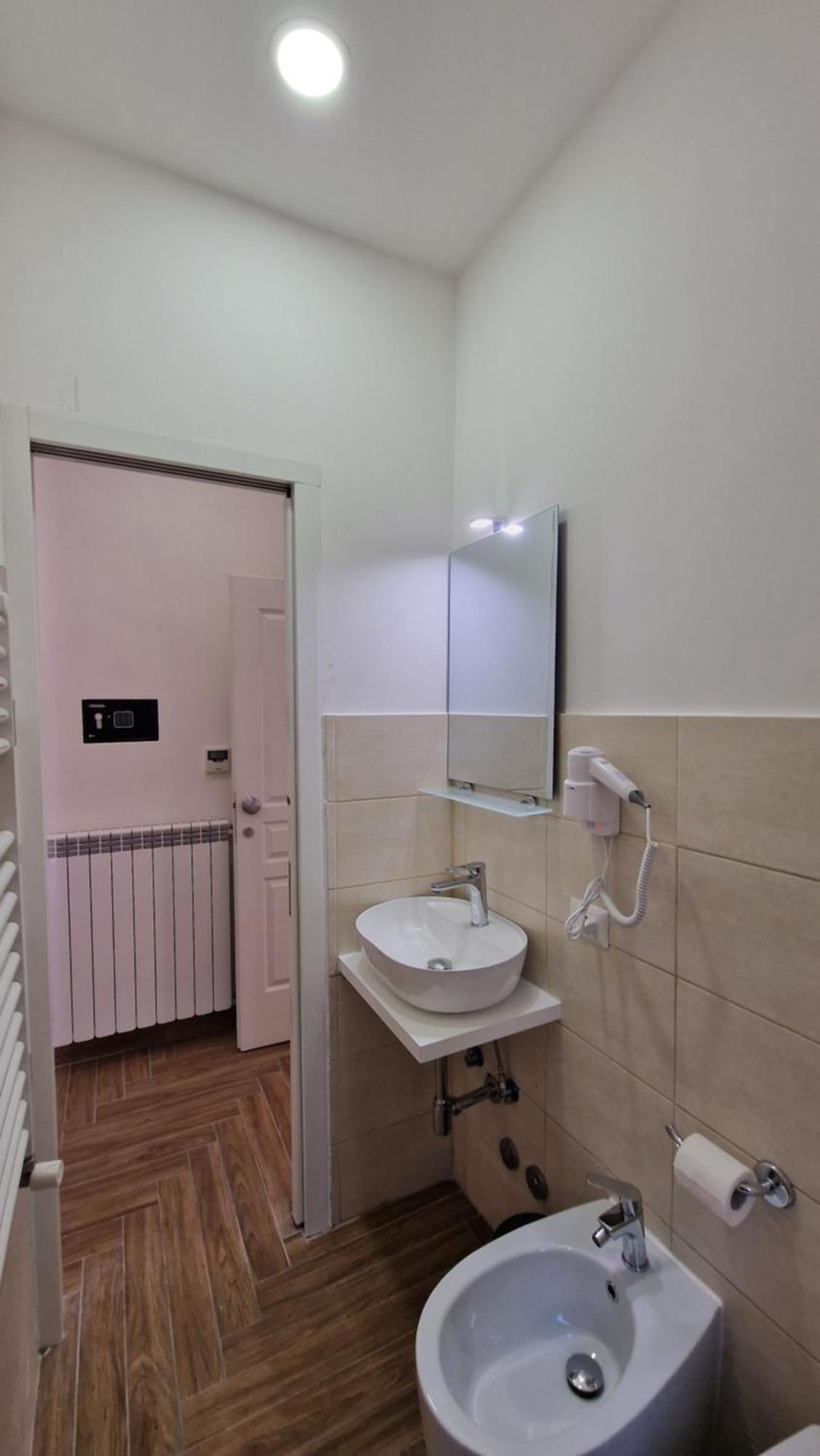 Susy'S Guest House - Room Spagna โรม ภายนอก รูปภาพ