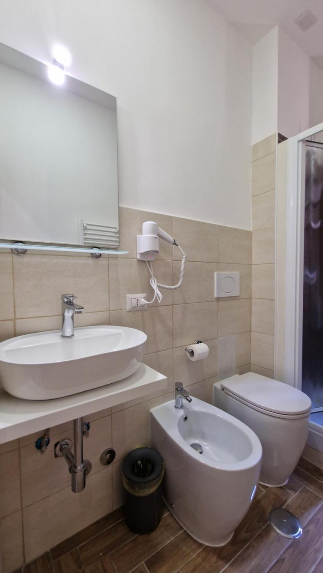 Susy'S Guest House - Room Spagna โรม ภายนอก รูปภาพ