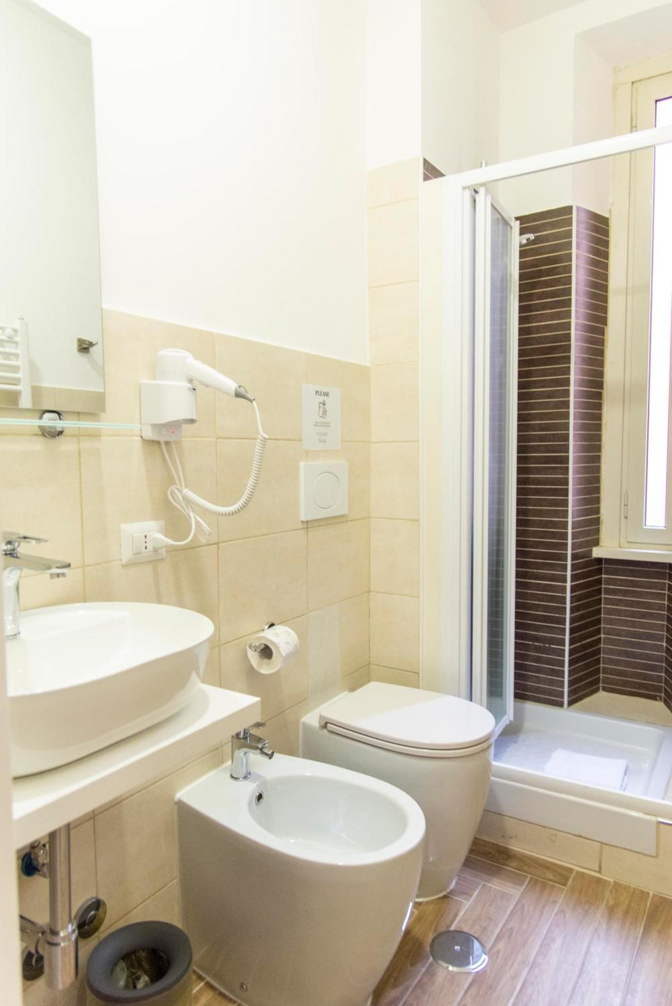 Susy'S Guest House - Room Spagna โรม ภายนอก รูปภาพ