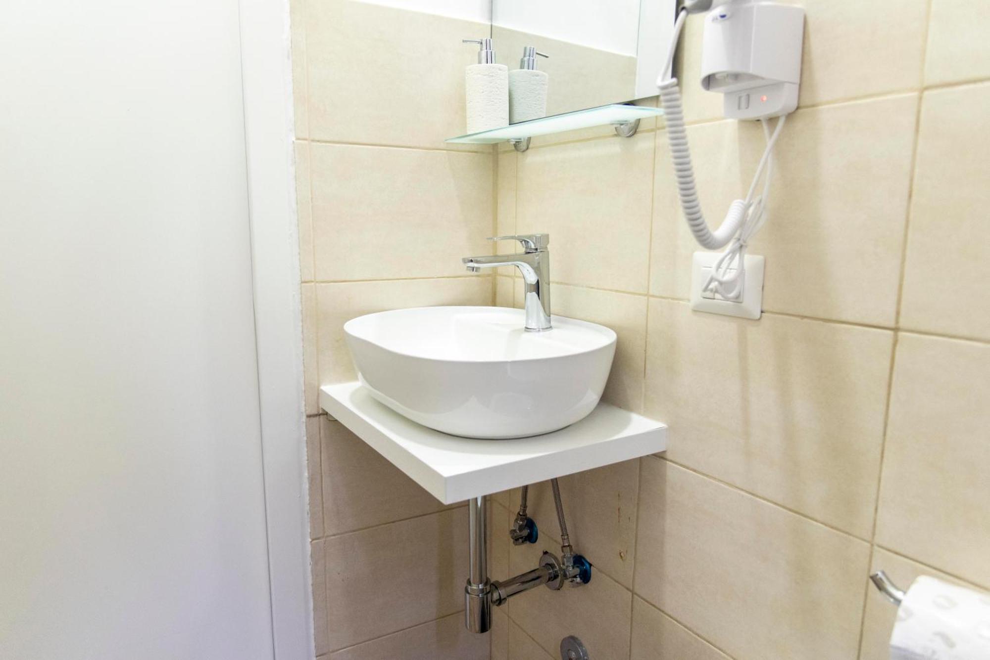 Susy'S Guest House - Room Spagna โรม ภายนอก รูปภาพ
