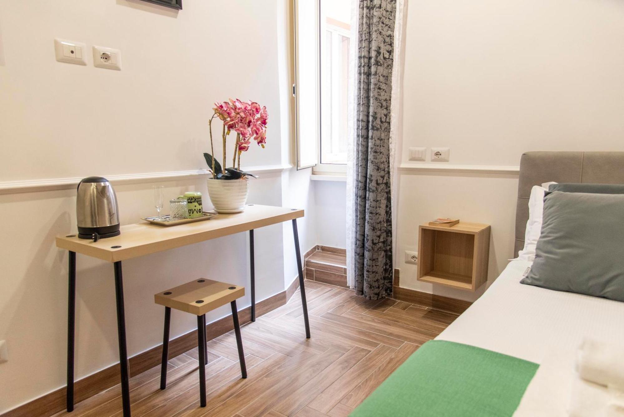 Susy'S Guest House - Room Spagna โรม ภายนอก รูปภาพ